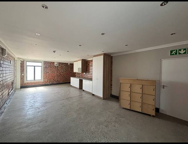 47M² OFFICE TO LET IN PAARDEVLEI